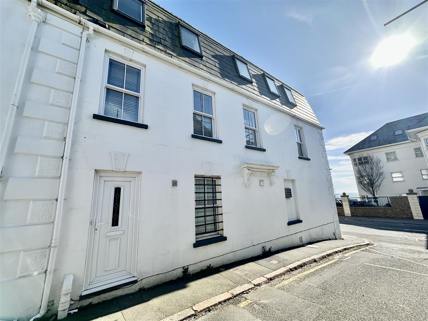 1 Roadside Villas, La Route De St. Aubin, St. Helier, Jersey
